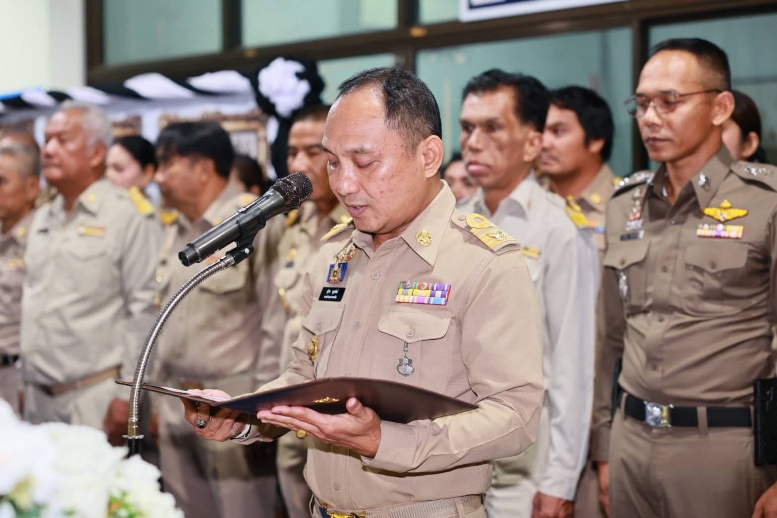 "พาพงัน สรรสร้างเพื่อชุมชน" พช.เกาะพะงัน ร่วมพิธีน้อมสำนึกในพระมหากรุณาธิคุณ พระผู้เสด็จสู่สวรรคาลัย สมเด็จพระนางเจ้าสิริกิติ์ พระบรมราชินีนาถ พระบรมราชชนนีพันปีหลวง